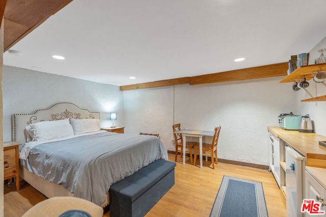 41 Vicente Terrace, Santa Monica, CA 90401