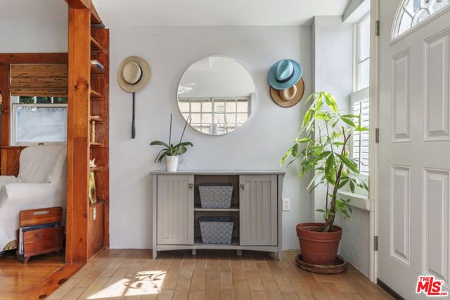 41 Vicente Terrace, Santa Monica, CA 90401