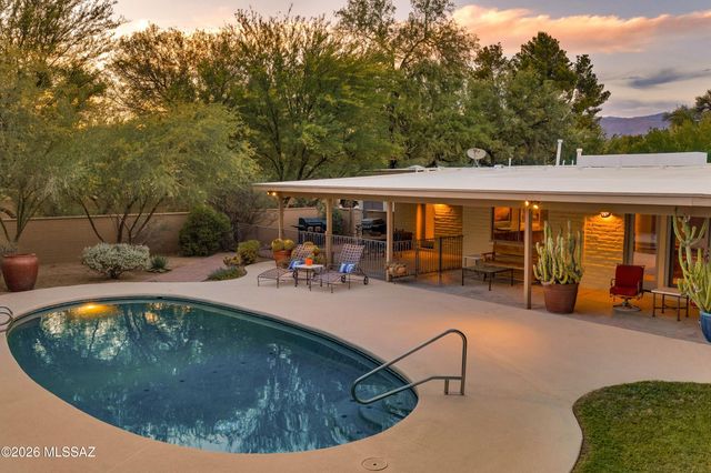 12040 E Dry Gulch Place, Tucson, AZ 85749