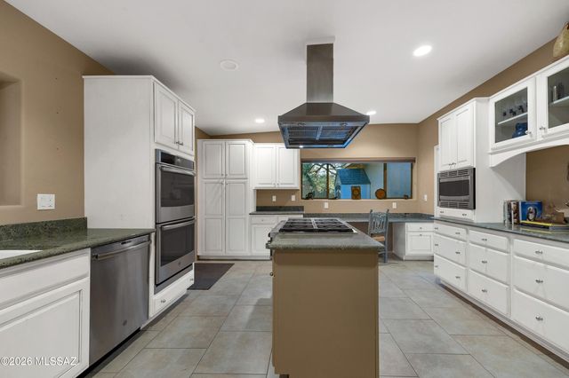 12040 E Dry Gulch Place, Tucson, AZ 85749