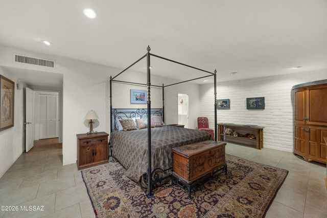 12040 E Dry Gulch Place, Tucson, AZ 85749