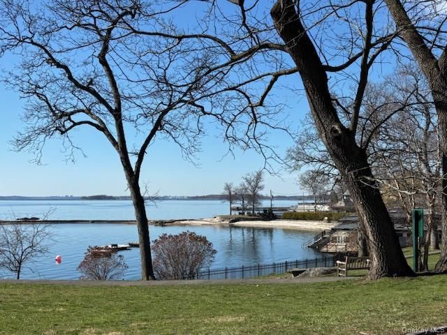 1444 Boston Post 3G, Larchmont, NY 10538