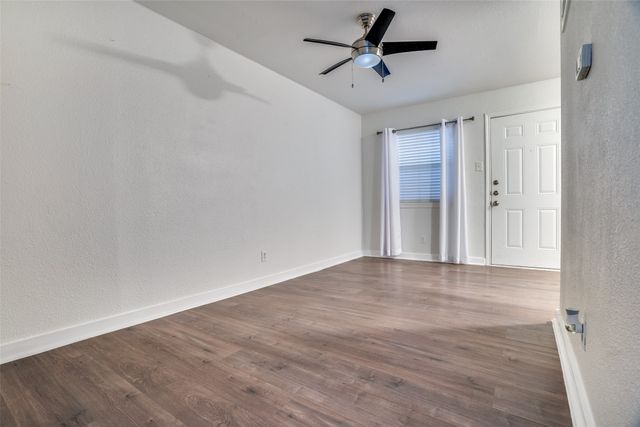 4927 San Jacinto Street 211, Dallas, TX 75206