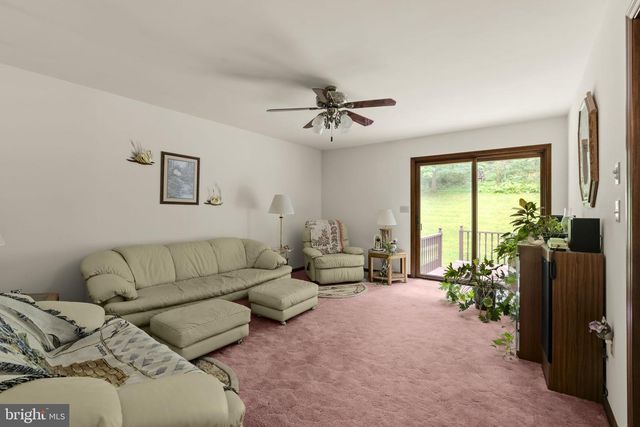 117 FAWN HOLLOW RD, Newmanstown, PA 17073