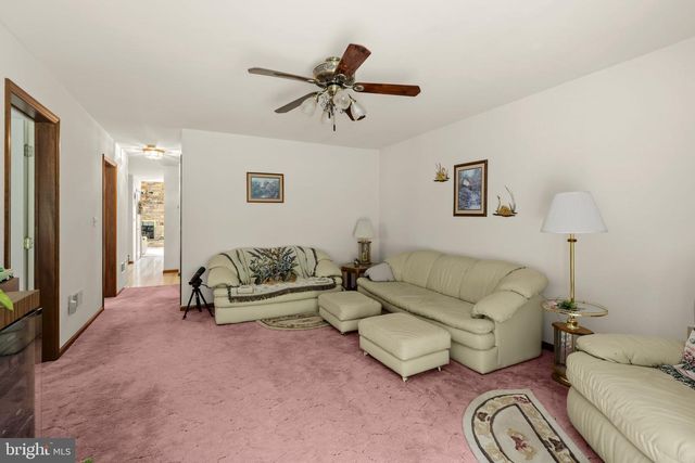 117 FAWN HOLLOW RD, Newmanstown, PA 17073