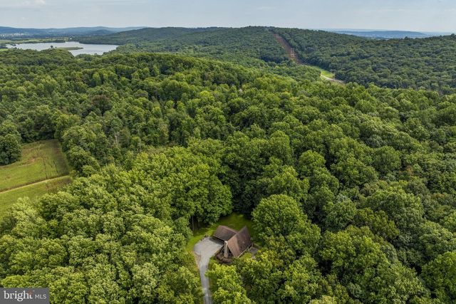 117 FAWN HOLLOW RD, Newmanstown, PA 17073