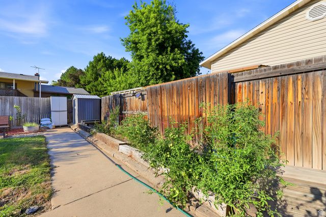 106 W 575 N, Kaysville, UT 84037