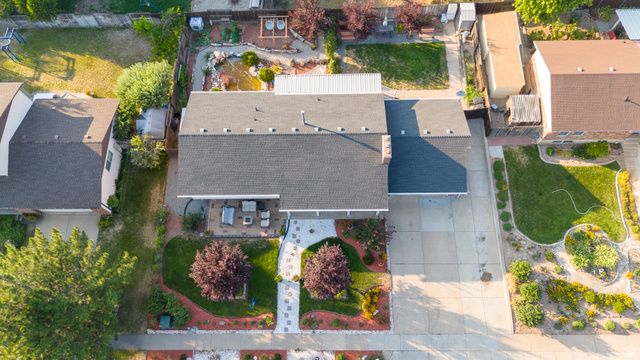 106 W 575 N, Kaysville, UT 84037