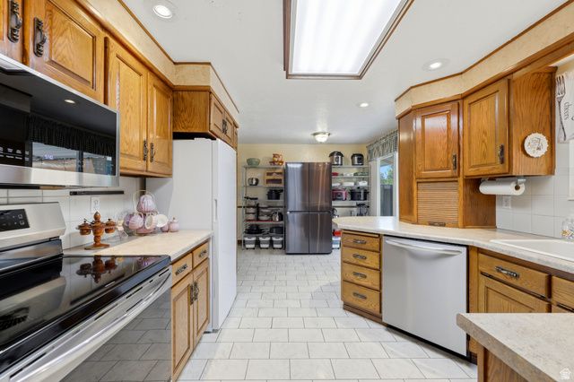 106 W 575 N, Kaysville, UT 84037