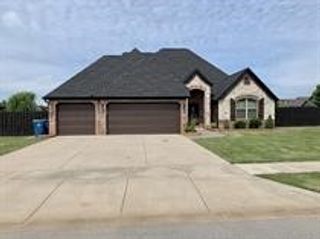 902 SW Cabriolet Street, Bentonville, AR 72712