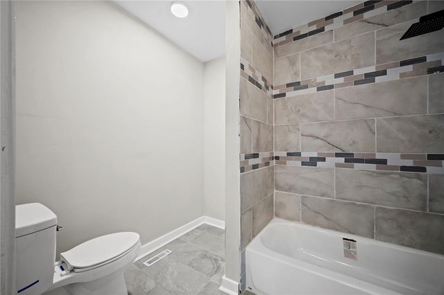 5 Ambridge, Ambridge, PA 15003
