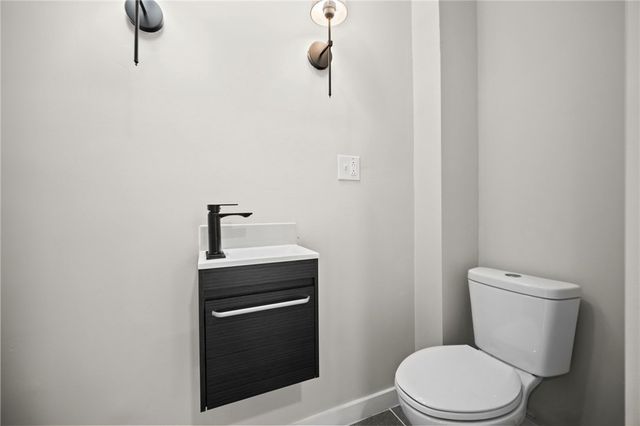 5 Ambridge, Ambridge, PA 15003