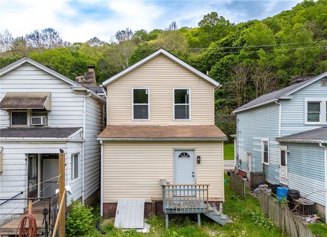 5 Ambridge, Ambridge, PA 15003