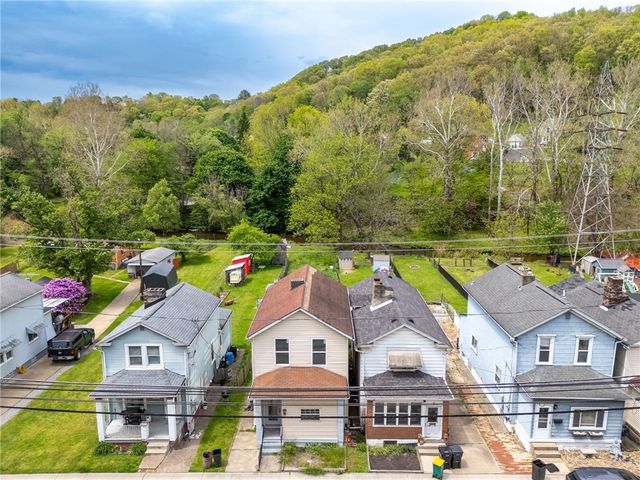 5 Ambridge, Ambridge, PA 15003