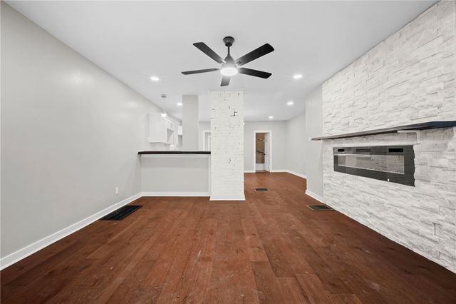5 Ambridge, Ambridge, PA 15003