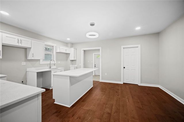 5 Ambridge, Ambridge, PA 15003