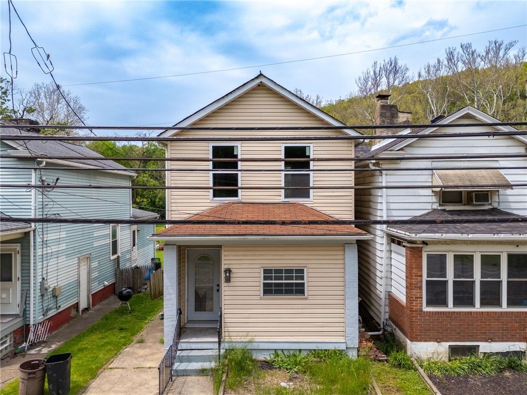 5 Ambridge, Ambridge, PA 15003