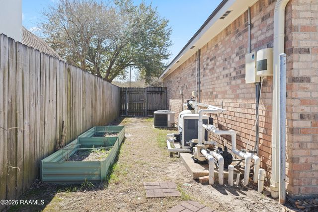 203 Hamlet Lane, Lafayette, LA 70508