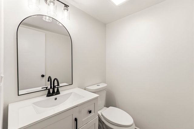 1080 Dresden Drive, Hoffman Estates, IL 60192