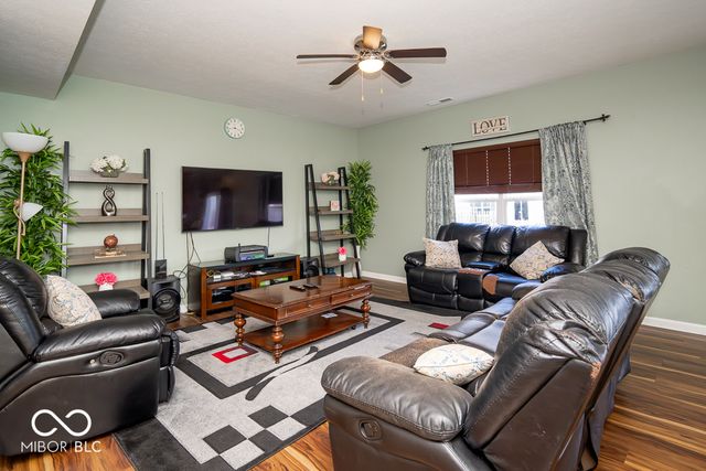 834 Blue Ash Trail, Greenwood, IN 46143