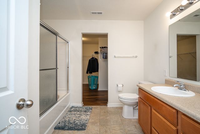 834 Blue Ash Trail, Greenwood, IN 46143