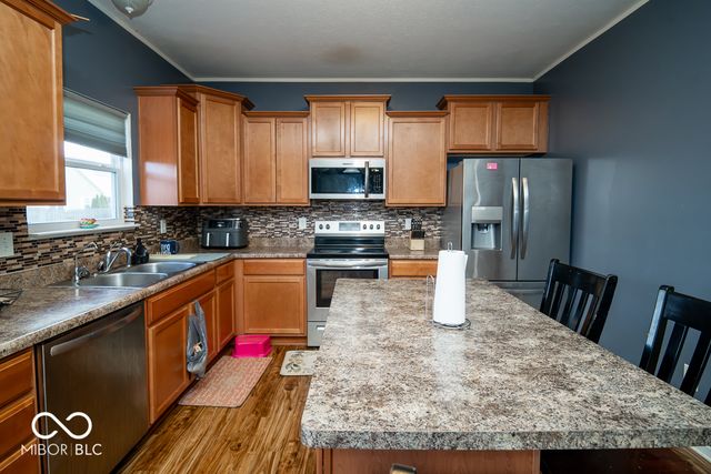834 Blue Ash Trail, Greenwood, IN 46143