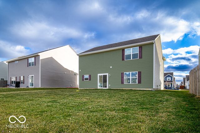 834 Blue Ash Trail, Greenwood, IN 46143