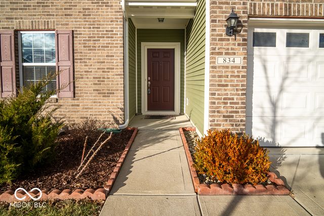 834 Blue Ash Trail, Greenwood, IN 46143
