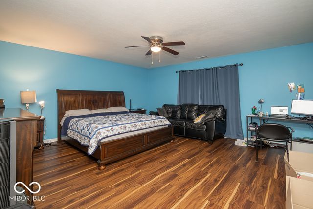 834 Blue Ash Trail, Greenwood, IN 46143
