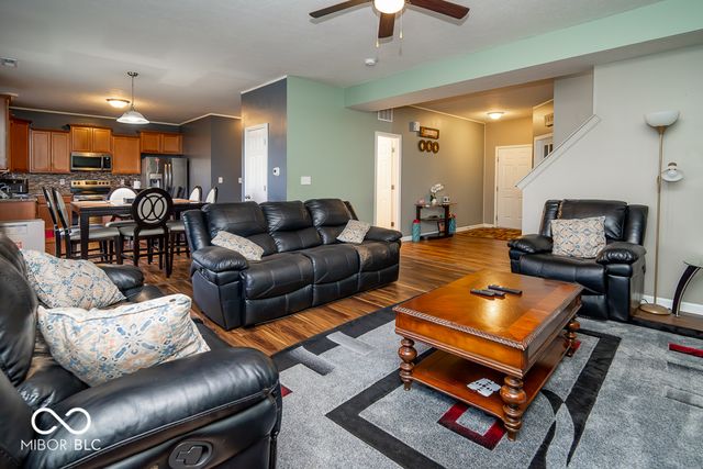 834 Blue Ash Trail, Greenwood, IN 46143
