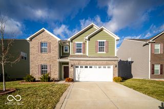 834 Blue Ash Trail, Greenwood, IN 46143