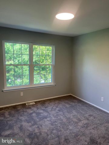 421 JAMESTOWN CT, Mount Laurel, NJ 08054