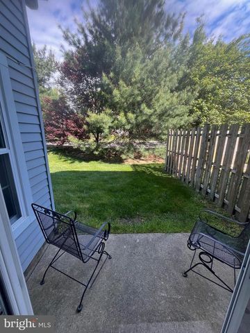 421 JAMESTOWN CT, Mount Laurel, NJ 08054