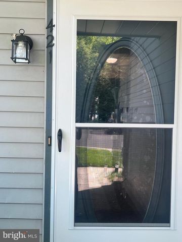 421 JAMESTOWN CT, Mount Laurel, NJ 08054