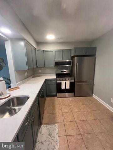 421 JAMESTOWN CT, Mount Laurel, NJ 08054