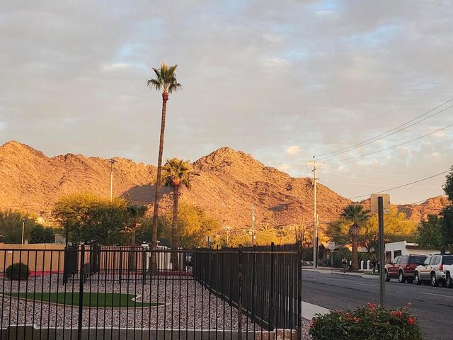 1336 E Mountain View Road Unit 204, Phoenix, AZ 85020