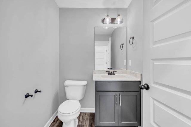 1381 Sussex Dr, Clarksville, TN 37042