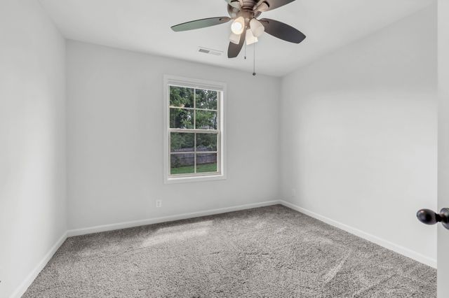 1381 Sussex Dr, Clarksville, TN 37042