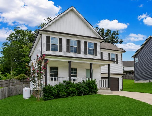 1381 Sussex Dr, Clarksville, TN 37042