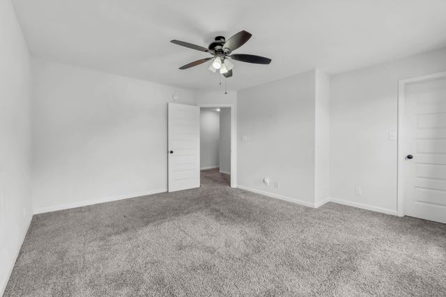 1381 Sussex Dr, Clarksville, TN 37042