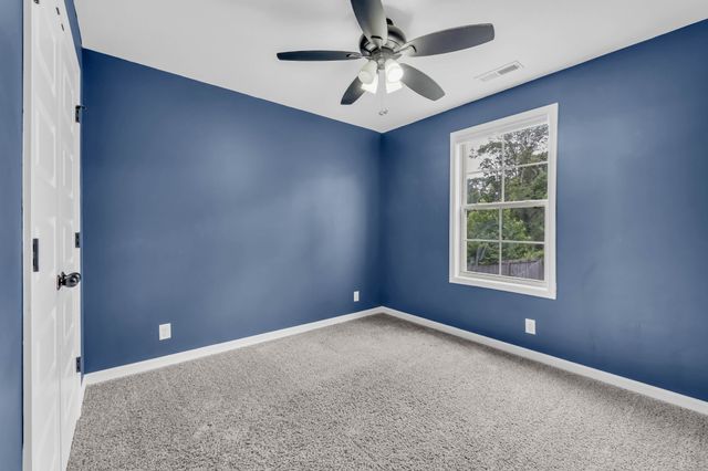 1381 Sussex Dr, Clarksville, TN 37042
