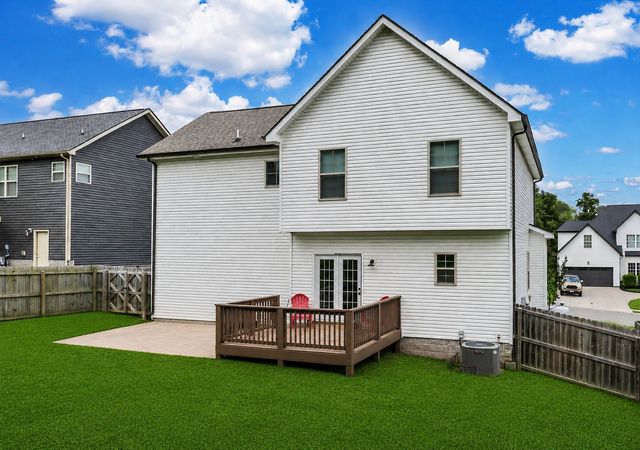 1381 Sussex Dr, Clarksville, TN 37042