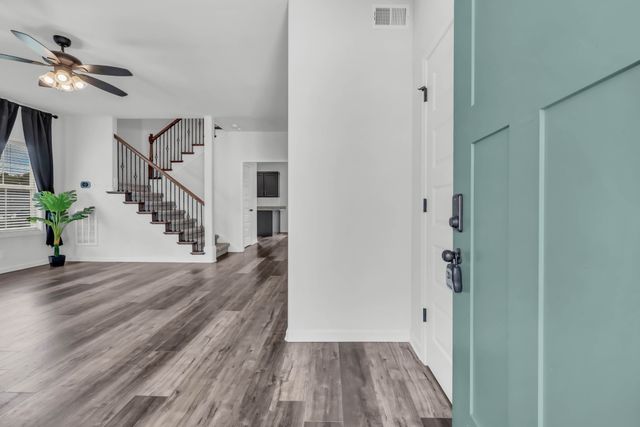 1381 Sussex Dr, Clarksville, TN 37042