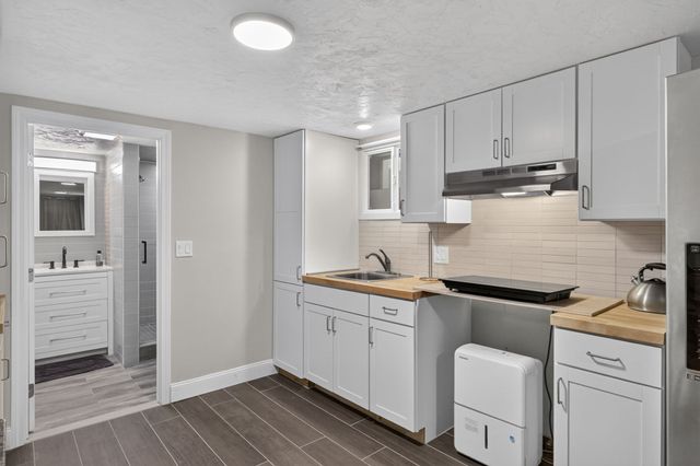 315 Broadway, Raynham, MA 02767
