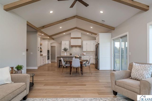 1720 High Tail Lane, Mankato, MN 56001