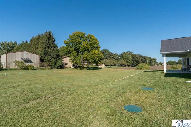 1720 High Tail Lane, Mankato, MN 56001