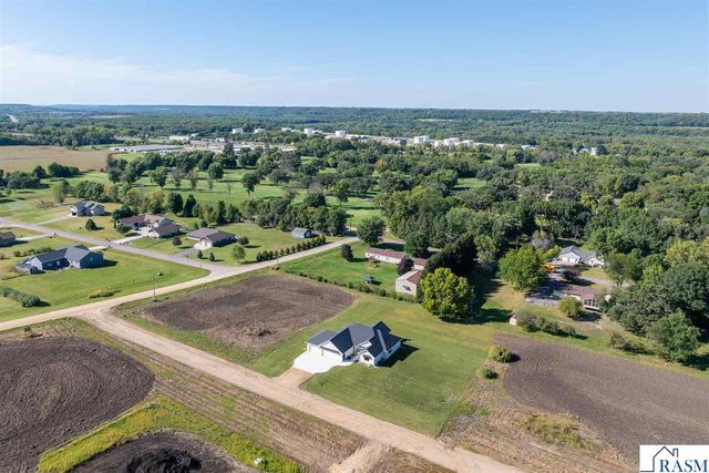 1720 High Tail Lane, Mankato, MN 56001