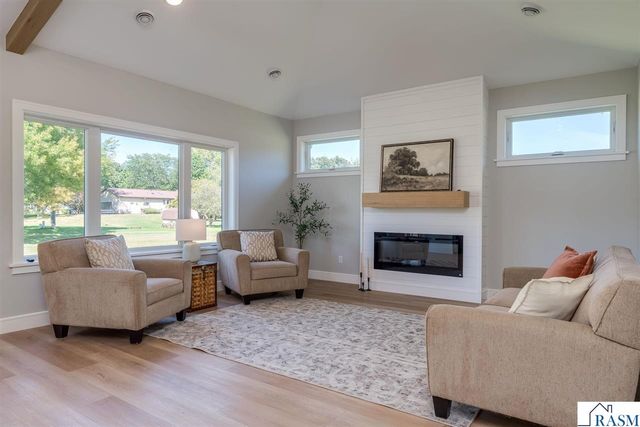 1720 High Tail Lane, Mankato, MN 56001