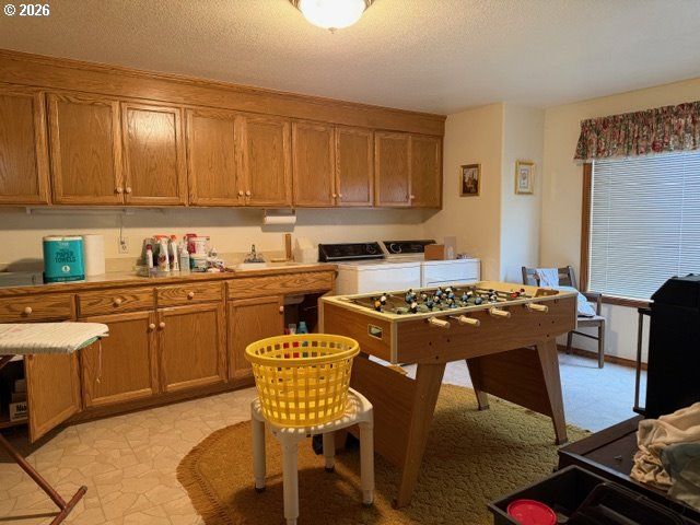 1344 REGENCY Dr, Eugene, OR 97401