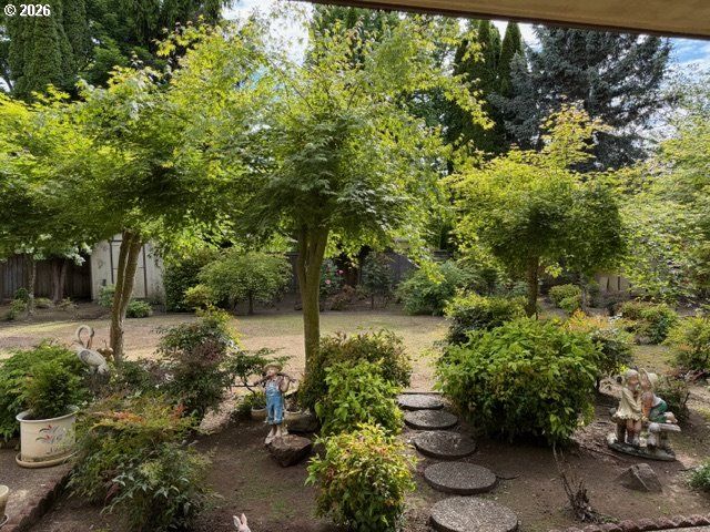1344 REGENCY Dr, Eugene, OR 97401